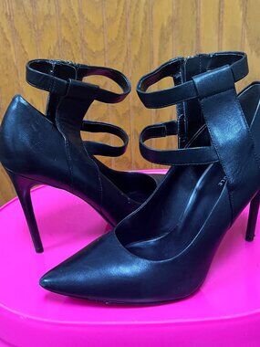 Black Pointed Toe Ankle Strap Heels – 4”Side Zip – Size 8M Kenneth Cole New York